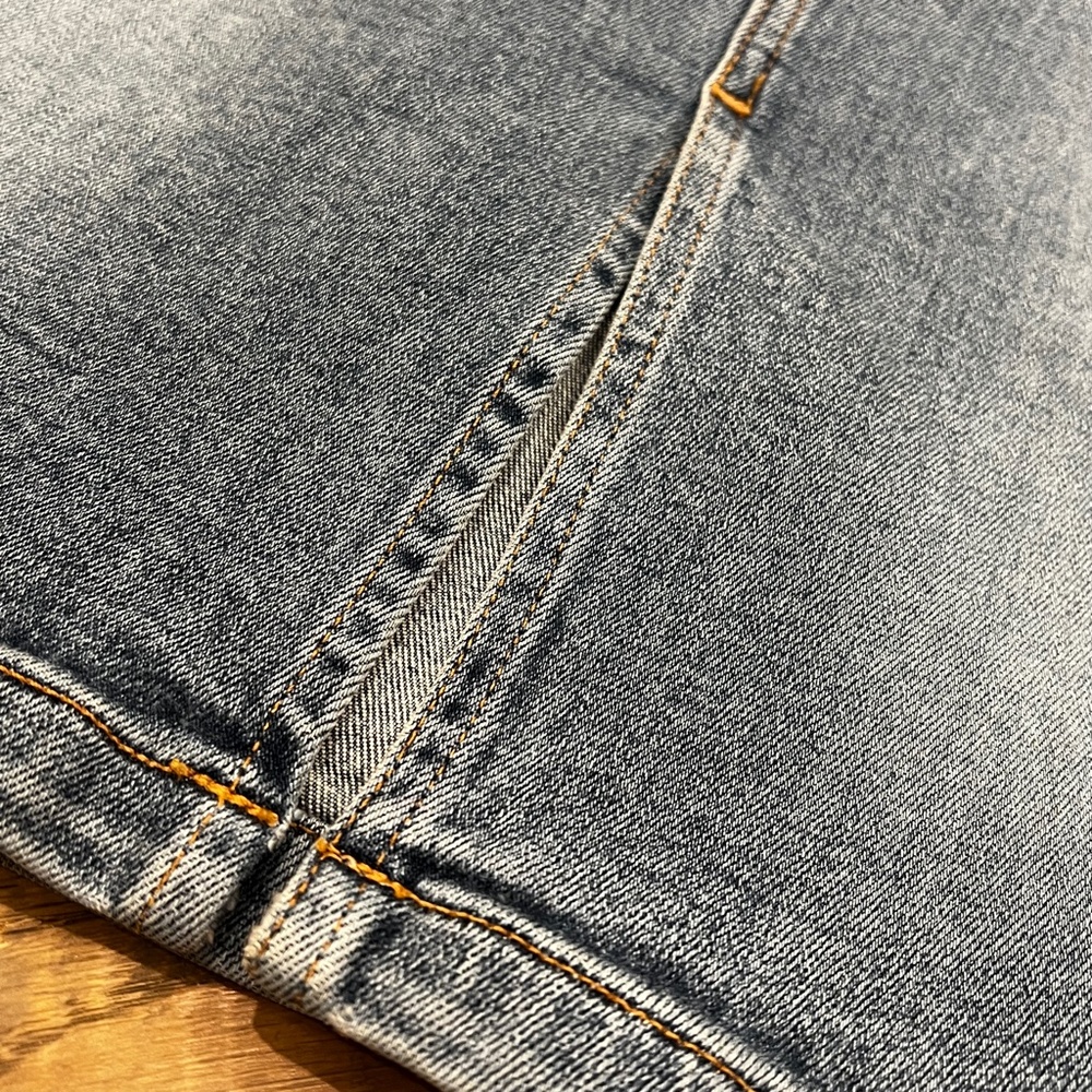 Classic [GUESS] Vintage Denim Pencil Skirt | Blue Jean Mini Skirt | 30 · Medium - Picture 9 of 13